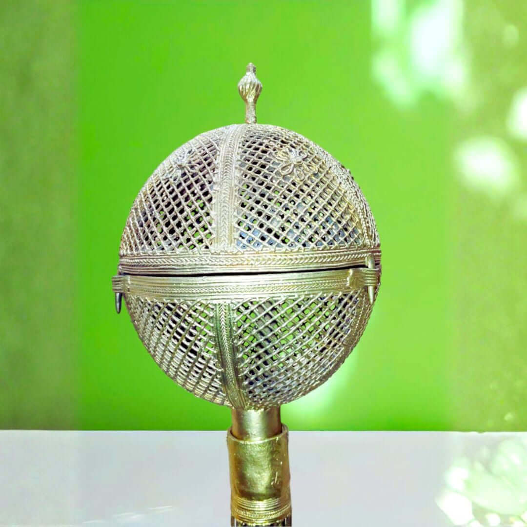 Handmade Dokra Art: Lamp Post